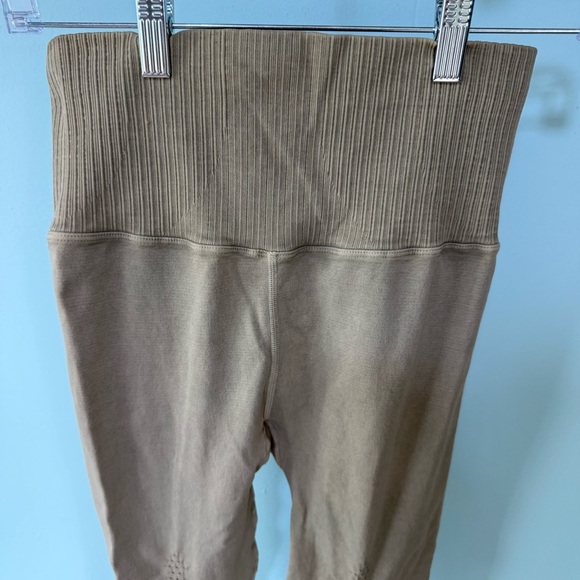 FP Movement By Free People Womens Olive High Wasted Legginge Size M/L - Picture 7 of 8